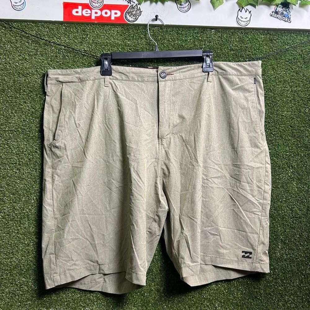 Billabong Men's Khaki and Green Shorts